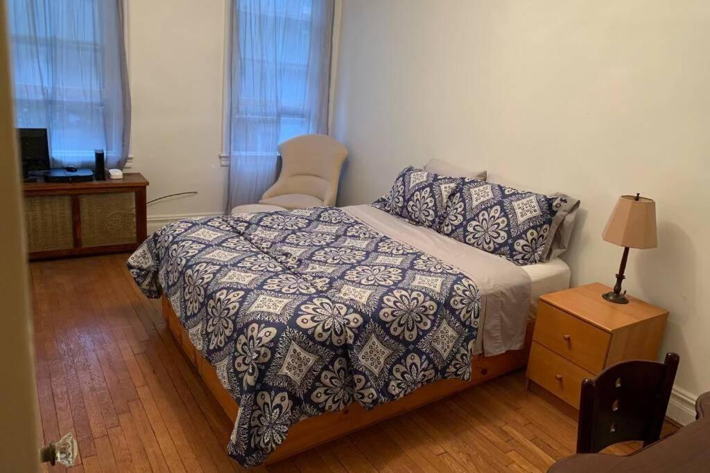 Cozy 2 Bedroom Apartment In Queens Ню Йорк Екстериор снимка